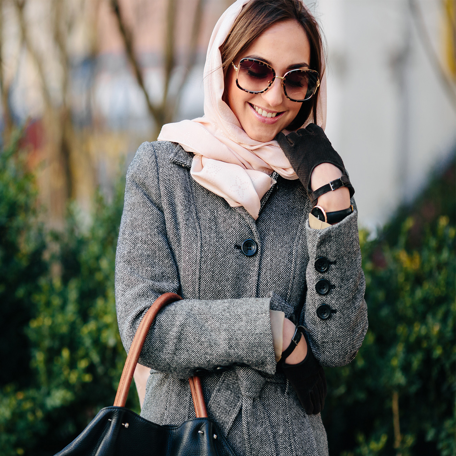 Useful Information For Traveling To Iran How To Wear Scarf?