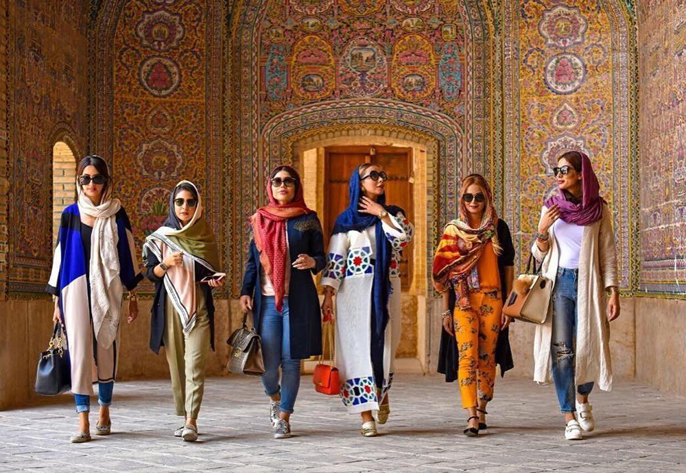 travel iran solo female