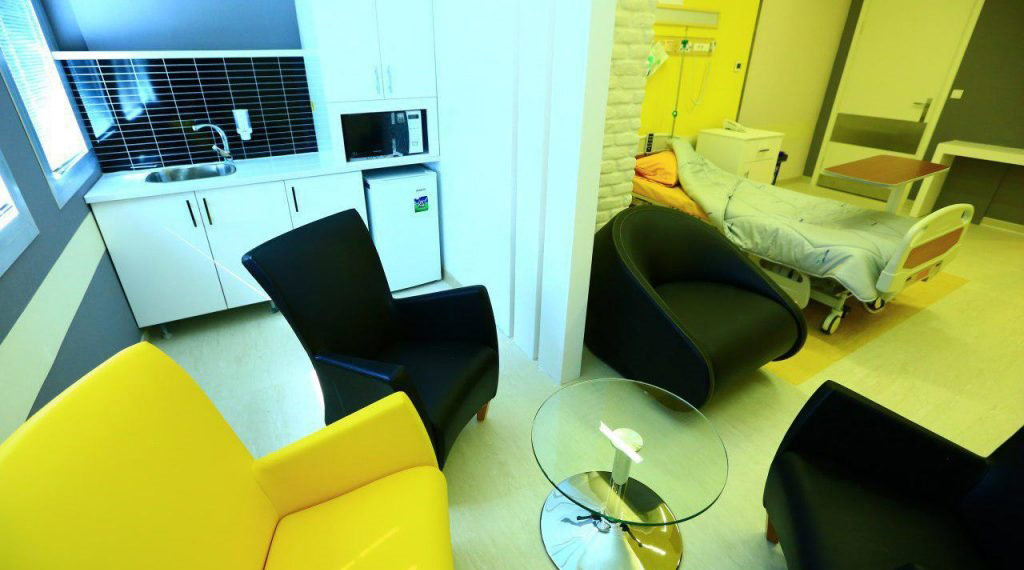 اتاق بیمار در بیمارستان پارس در گیلان