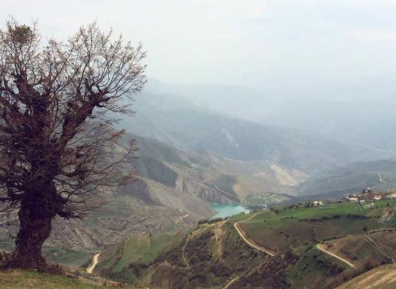 نمایی دور از این دریاچه