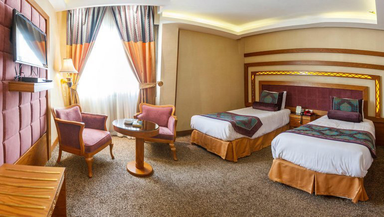 اتاق توین هتل آریوبرزن شیراز