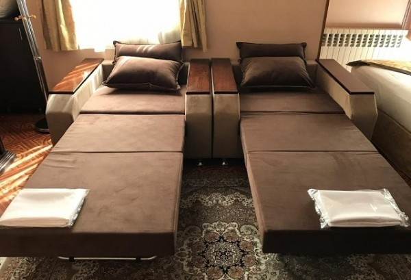 کاناپه تخت‌شو هتل پارمیس شیراز