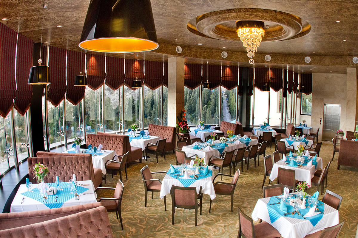 Restaurant In Royal Hotel