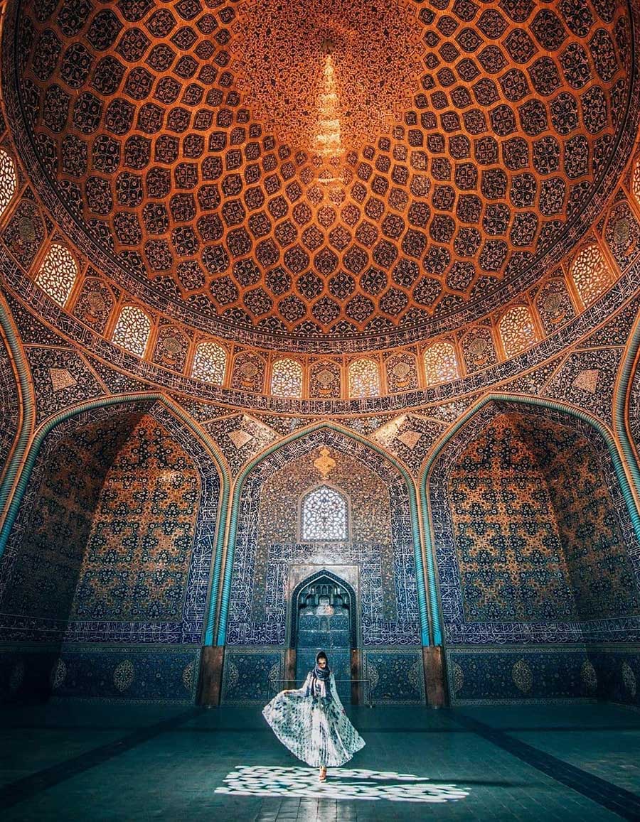 کاشی کاری‌های مسجد شیخ لطف الله در اصفهان